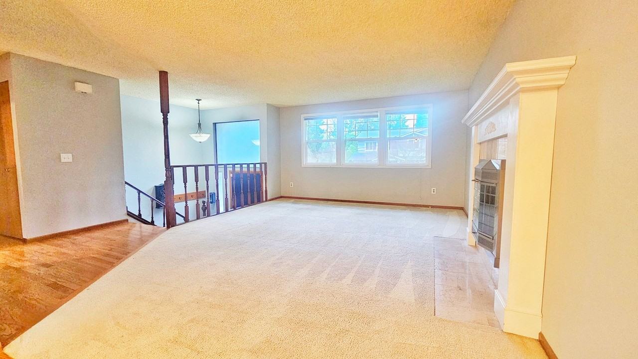 2733 Ne 94th St - Photo 3 of 22