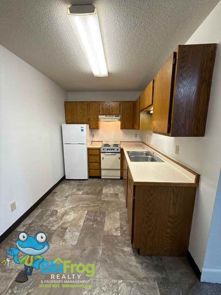 402 2nd Ave Nw #107 - Photo 3 of 8