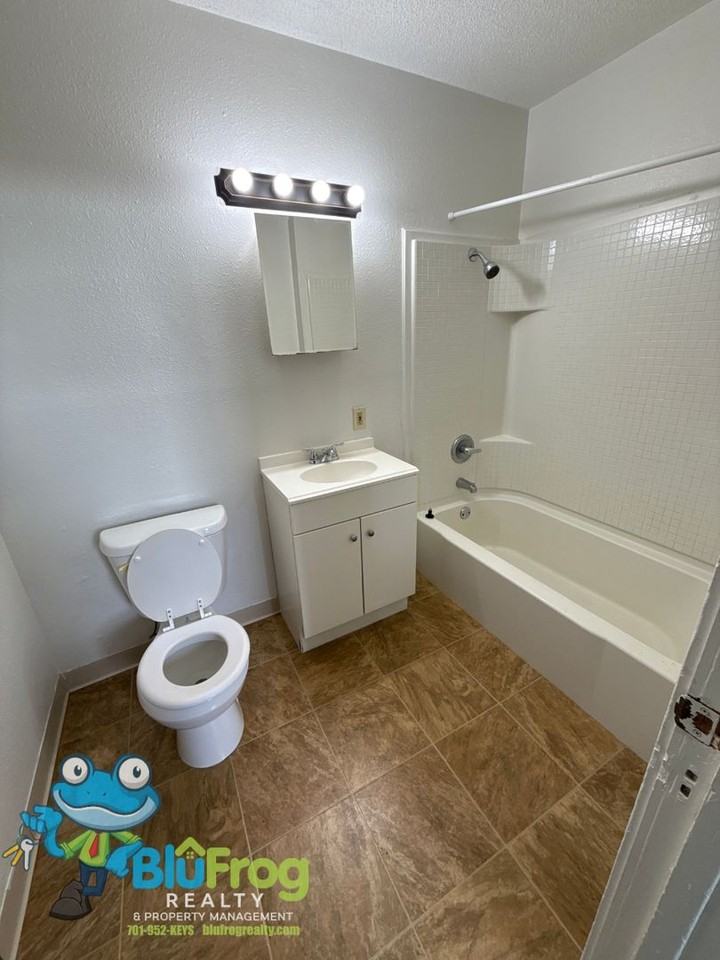 402 2nd Ave Nw #107 - Photo 5 of 8