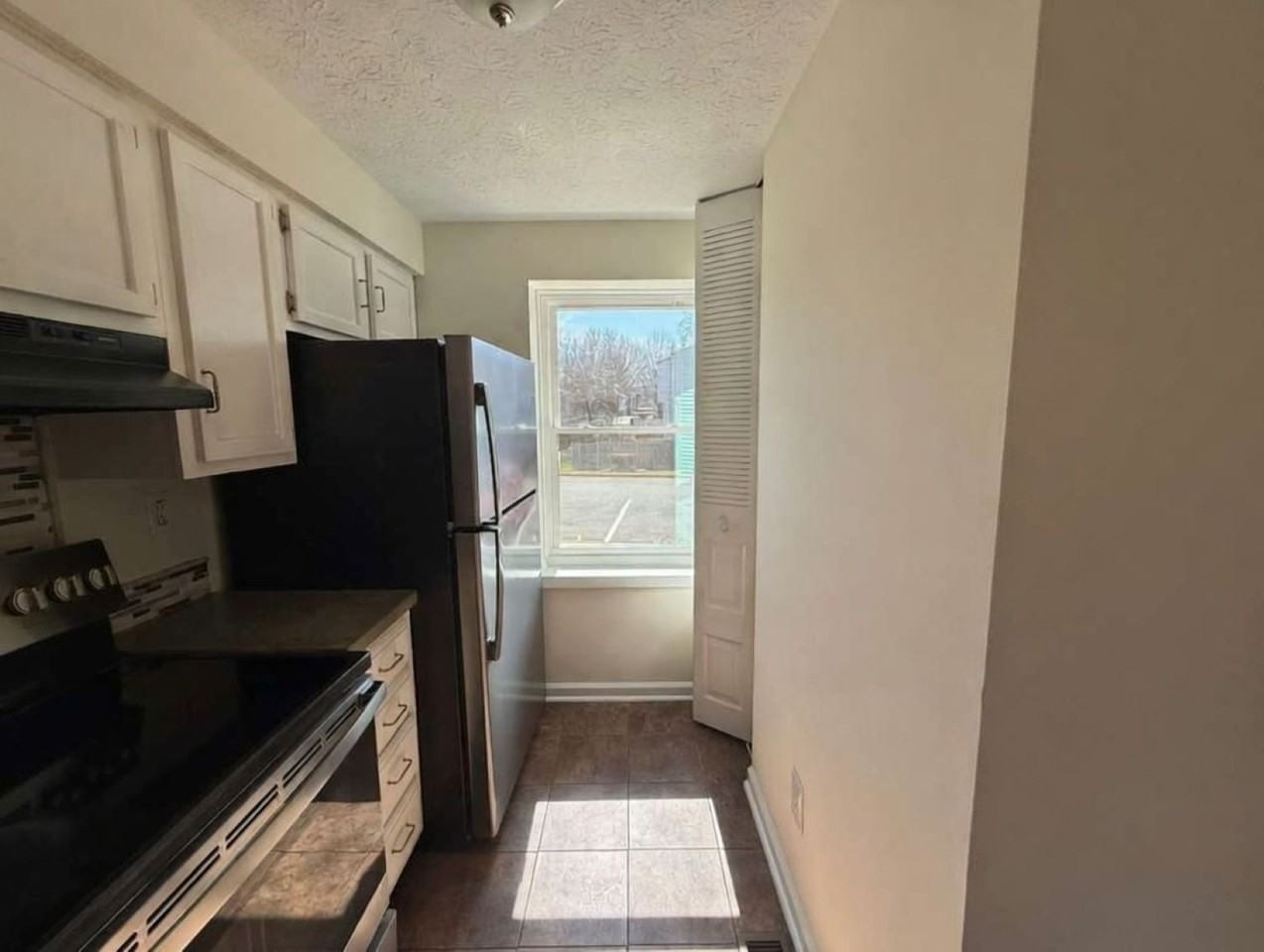 9432 Lexington Cir #1 - Photo 5 of 25