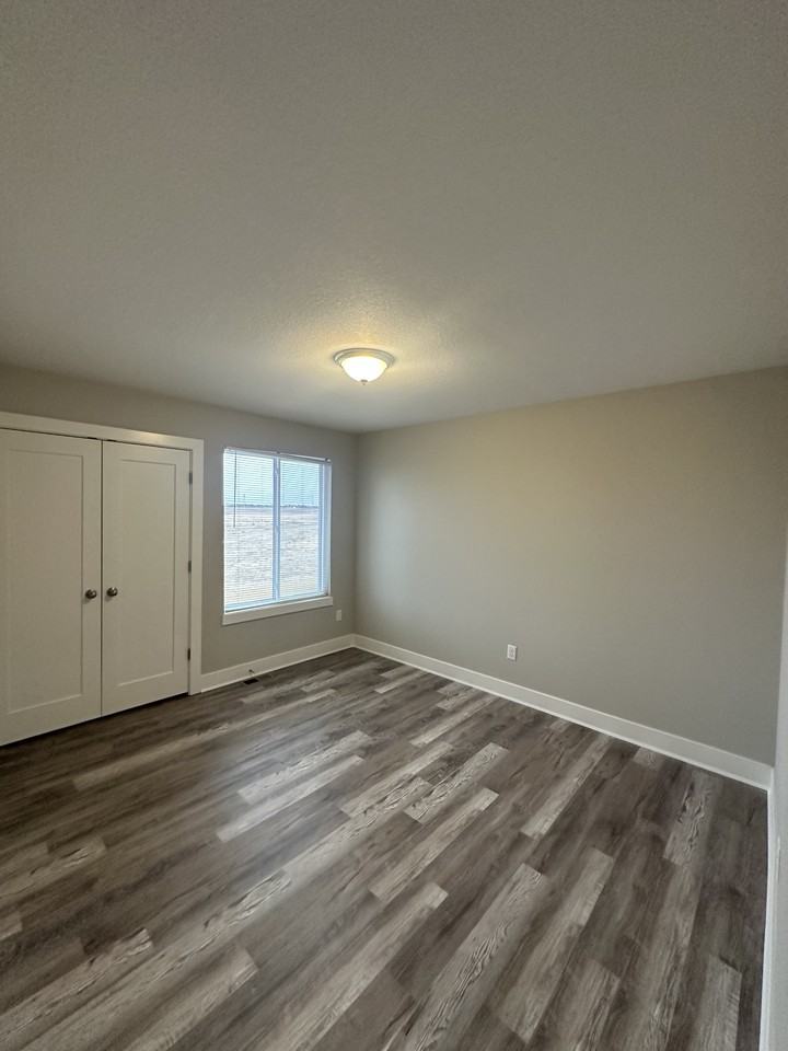16303 W Lynndale St #1 - Photo 3 of 14