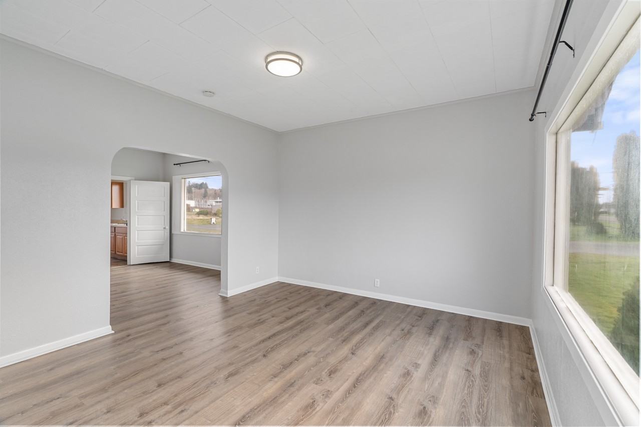 3033 Sumner Ave #1 - Photo 4 of 26