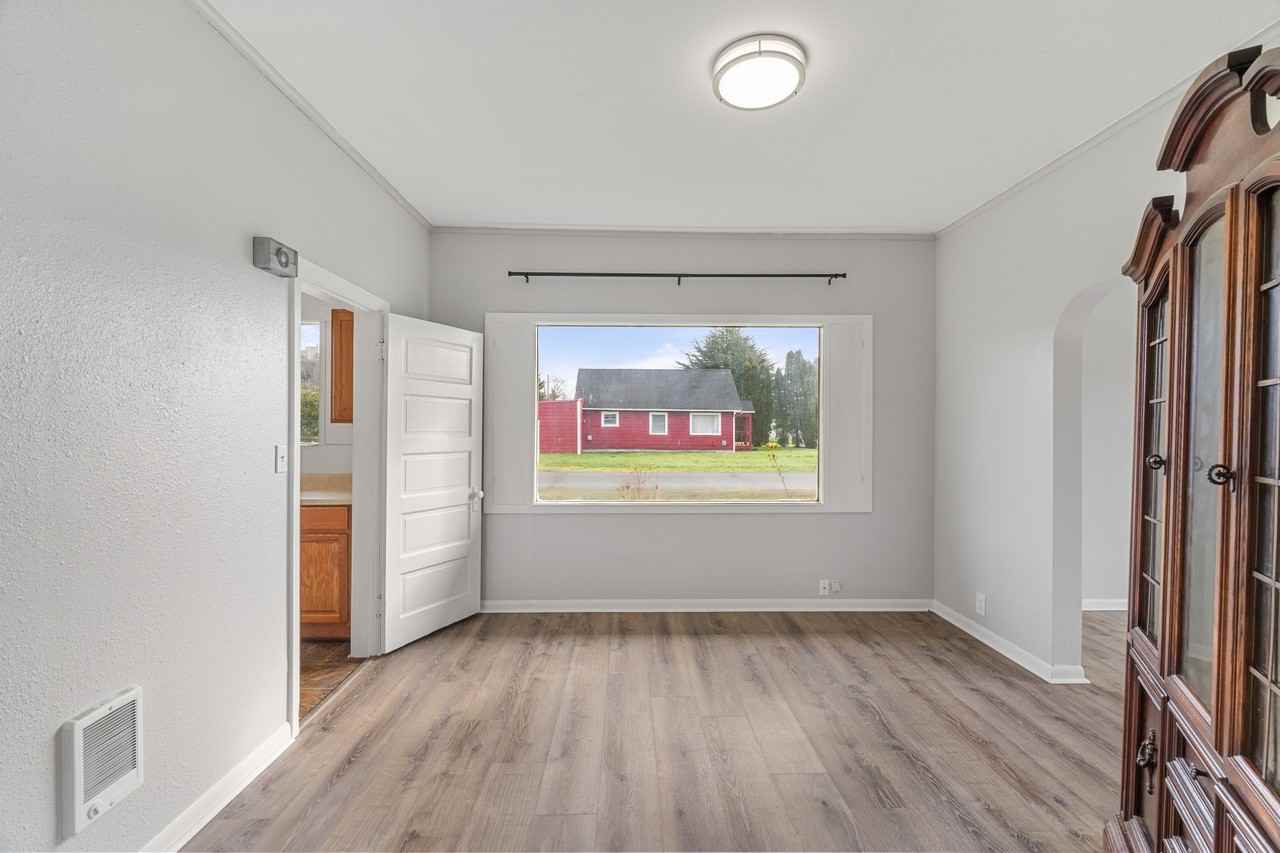 3033 Sumner Ave #1 - Photo 5 of 26