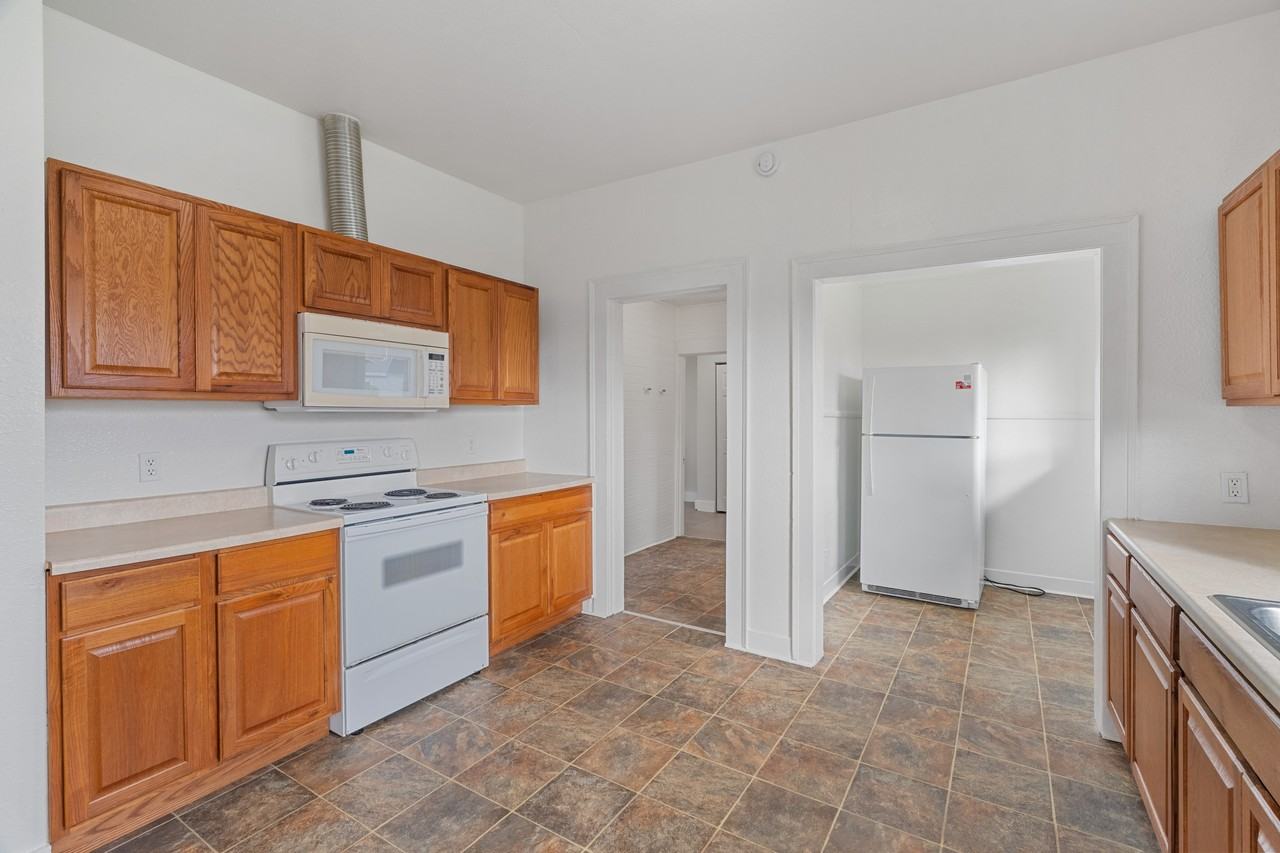 3033 Sumner Ave #1 - Photo 7 of 26