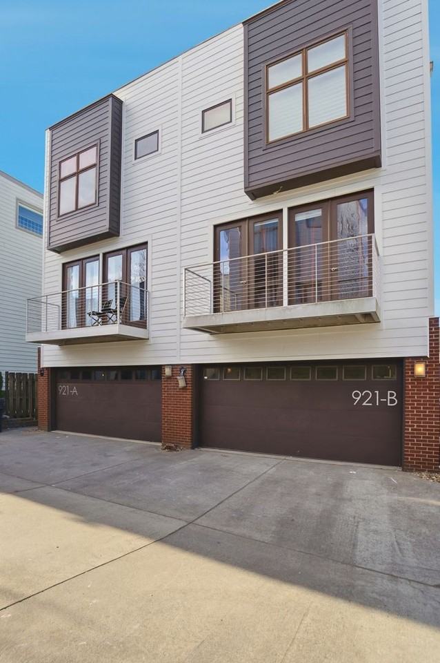 921B Westbrook Dr - Photo 2 of 50