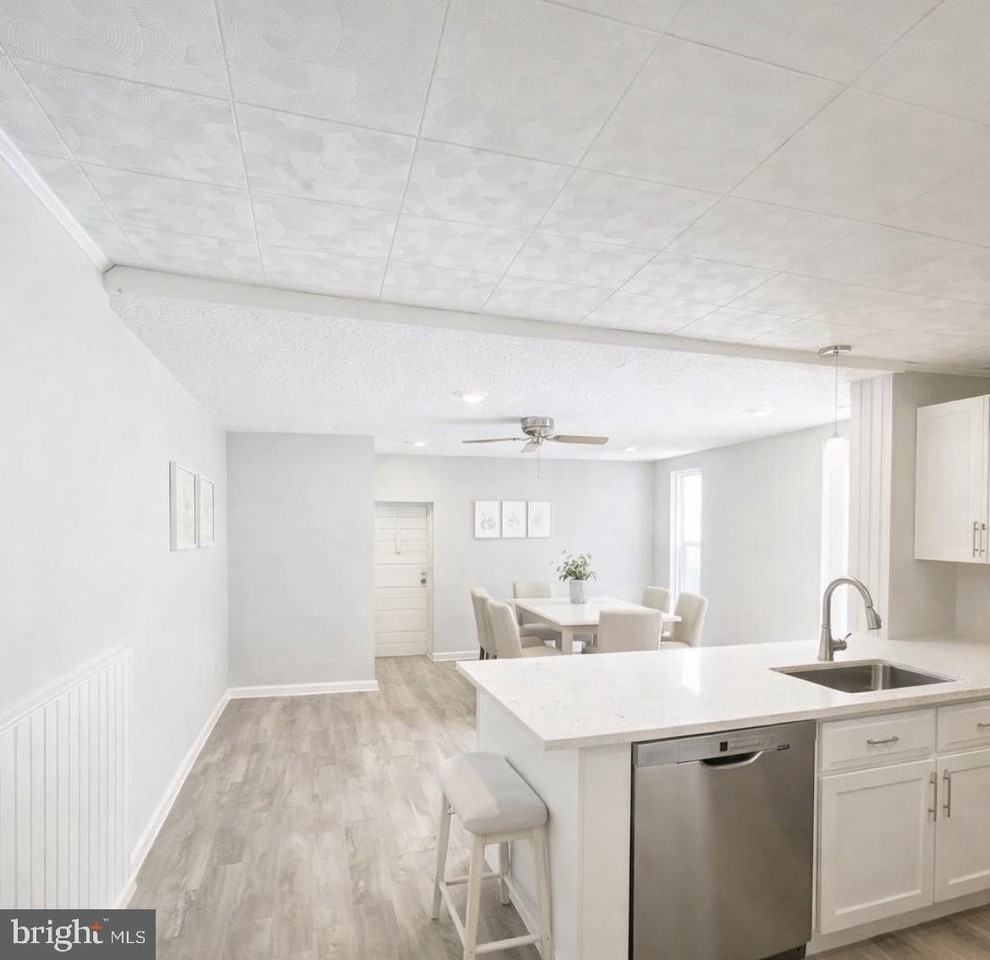 125 Maple St - Photo 4 of 20