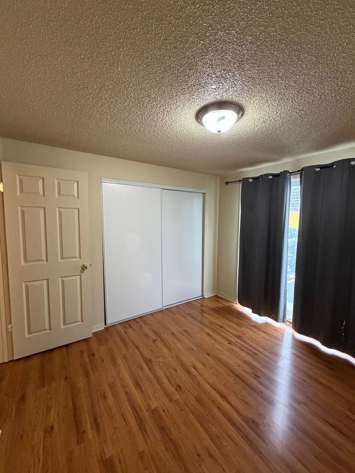 2124 Arthur St #15 - Photo 3 of 7