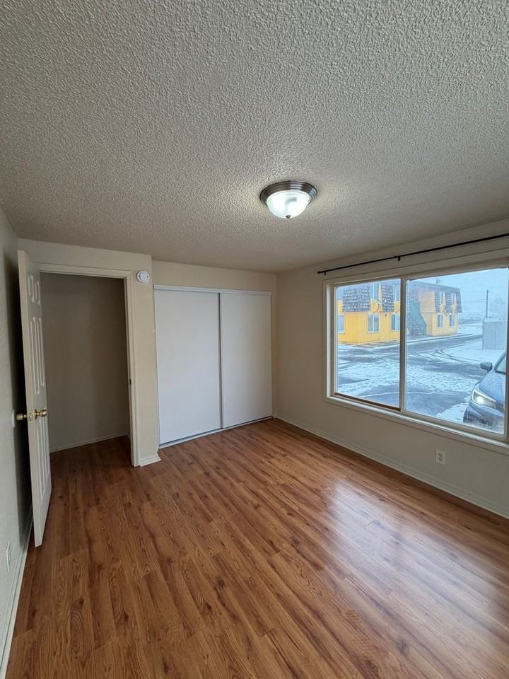 2124 Arthur St #15 - Photo 5 of 7