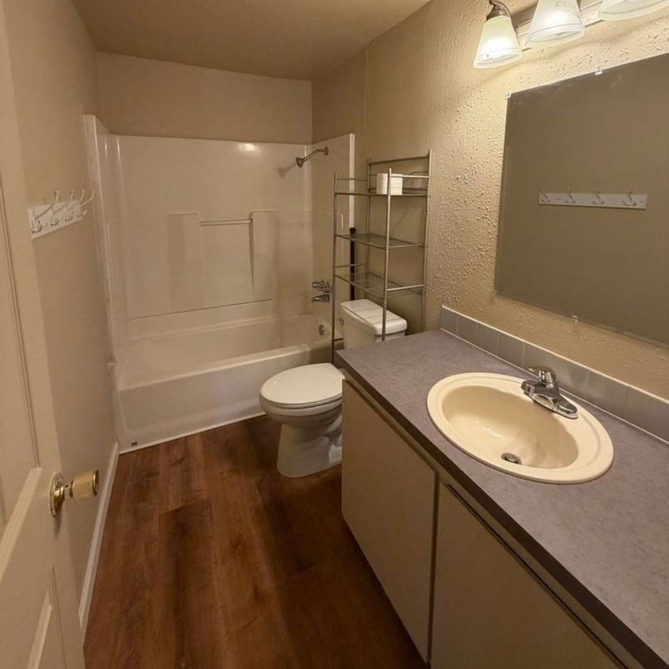 2124 Arthur St #15 - Photo 6 of 7