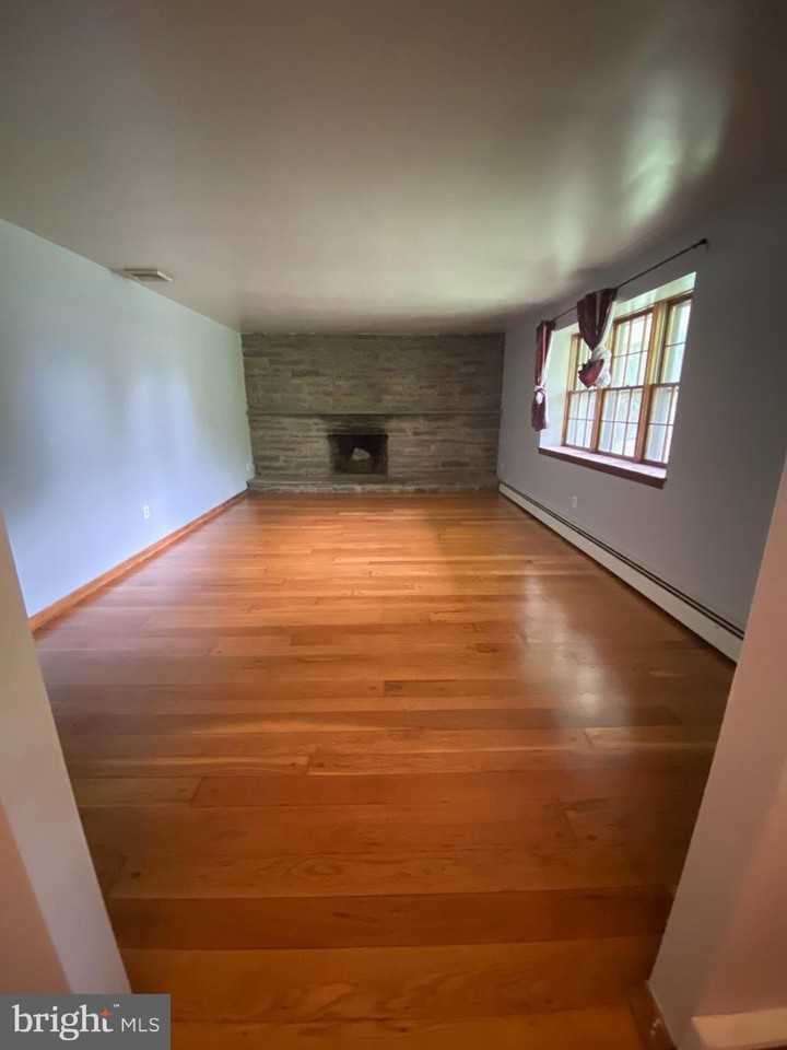 1002 Windsor Ave - Photo 2 of 20