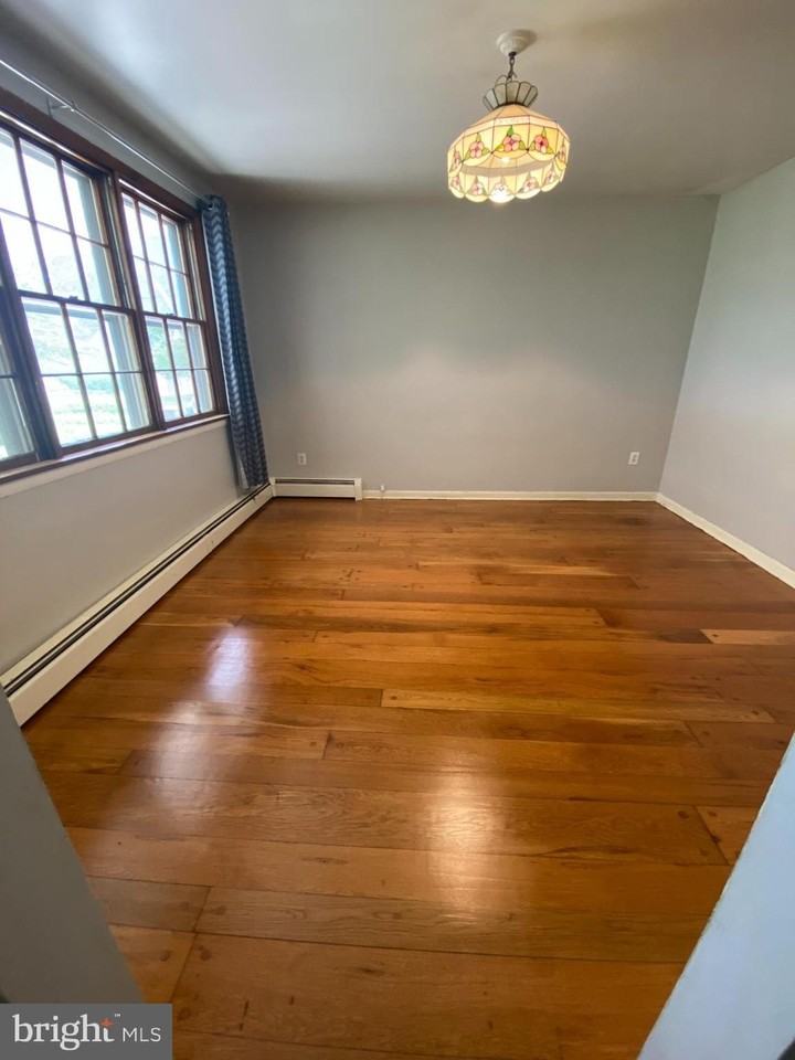 1002 Windsor Ave - Photo 7 of 20