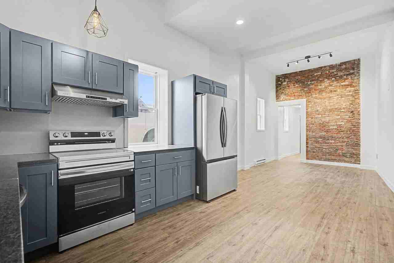 414 Union Street - Photo 4 of 41