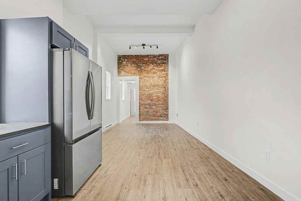 414 Union Street - Photo 5 of 41