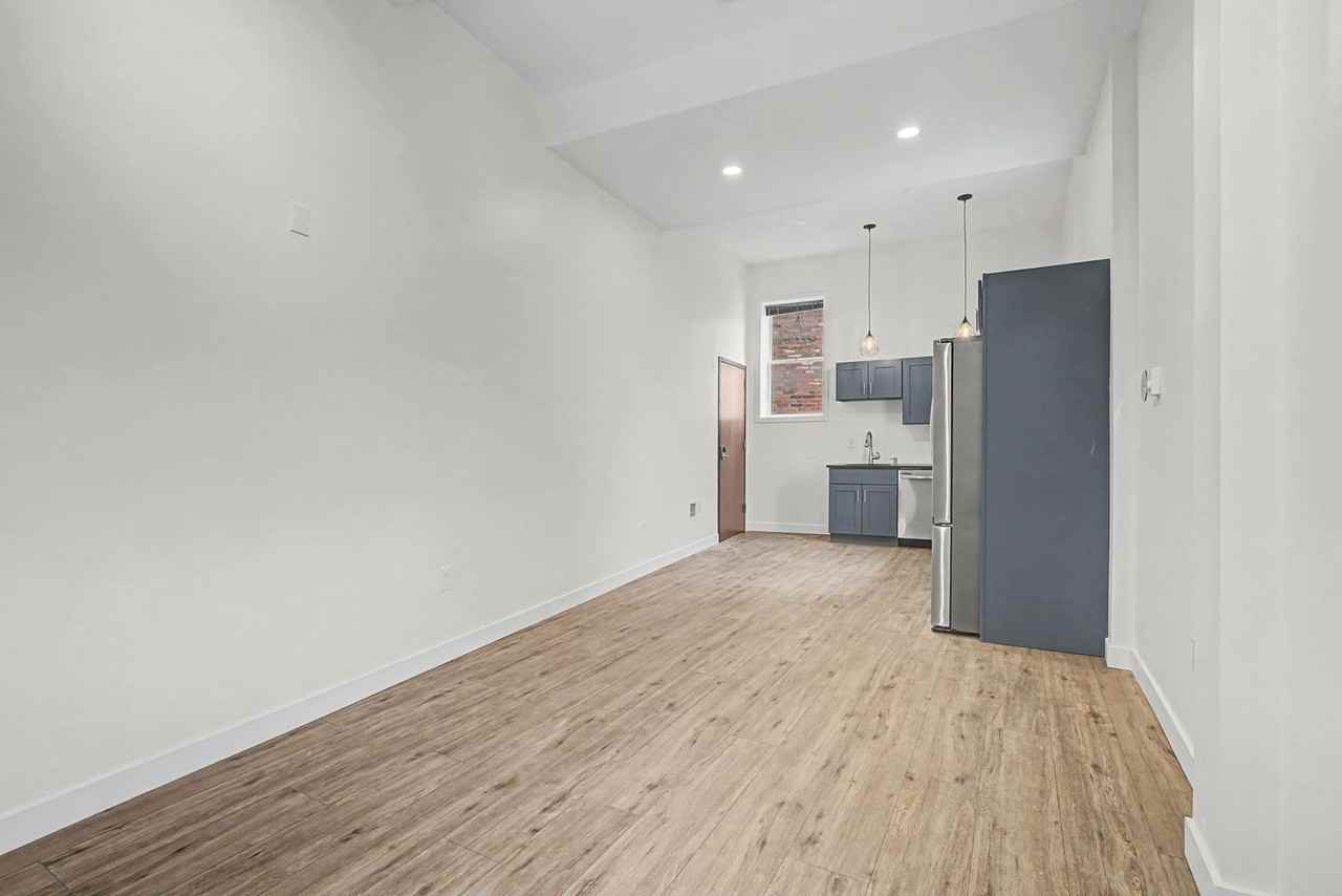 414 Union Street - Photo 7 of 41