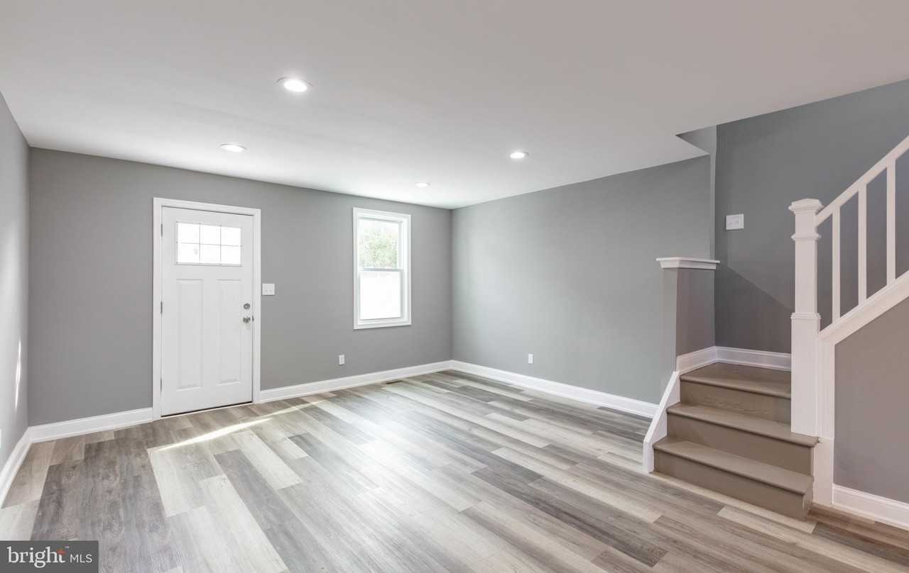 454 Old Elm St - Photo 4 of 30