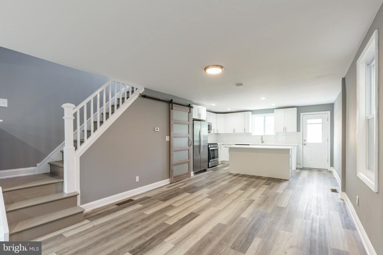 454 Old Elm St - Photo 5 of 30