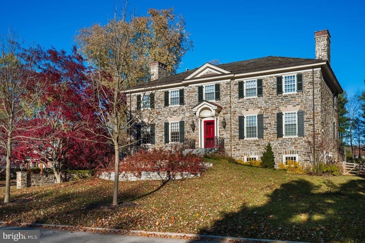 1911 Stone Ridge Ln - Photo 3 of 32