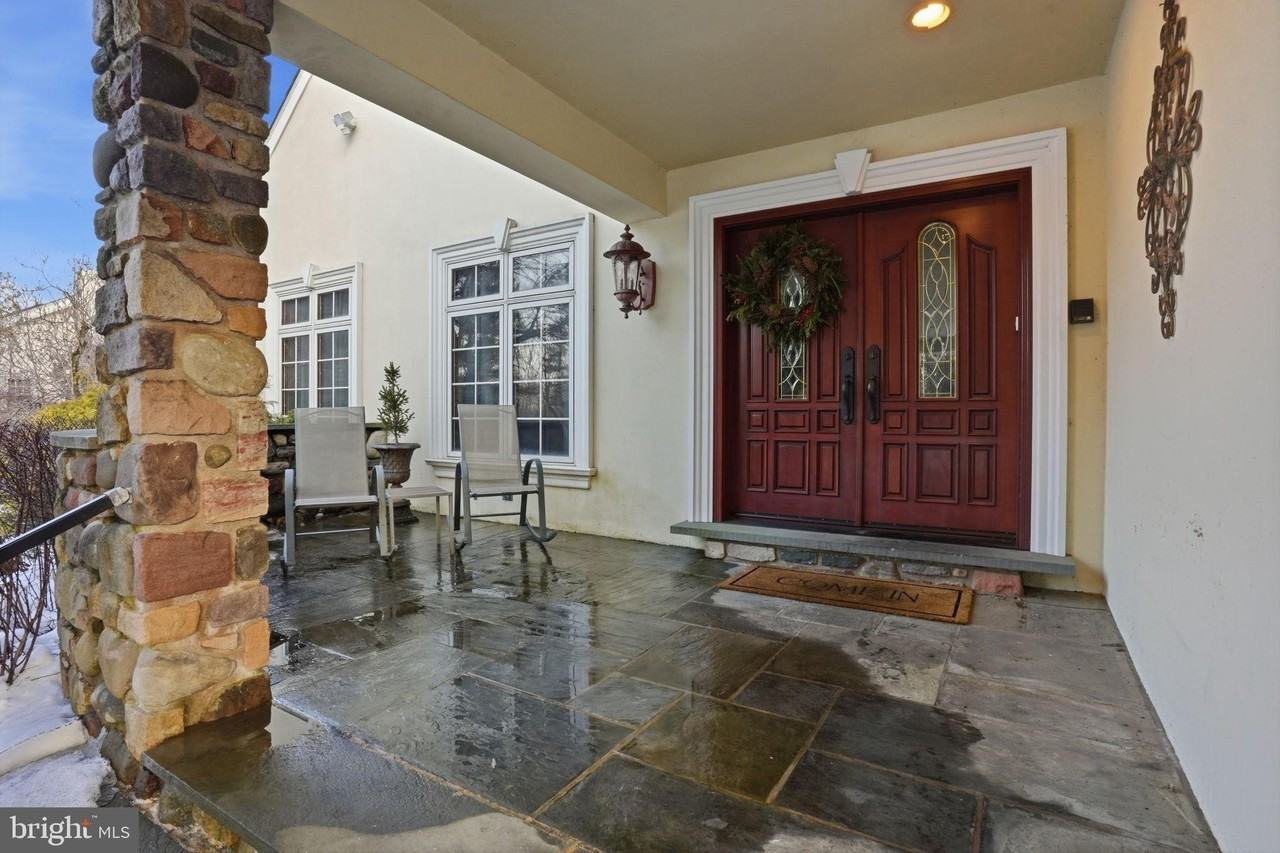 244 Mathers Rd - Photo 3 of 50