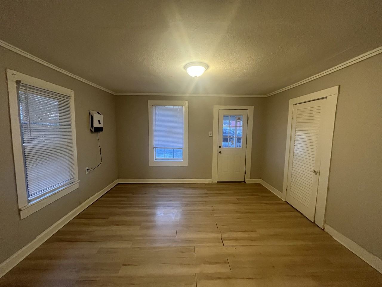 109 N Spring St #1 - Photo 3 of 12