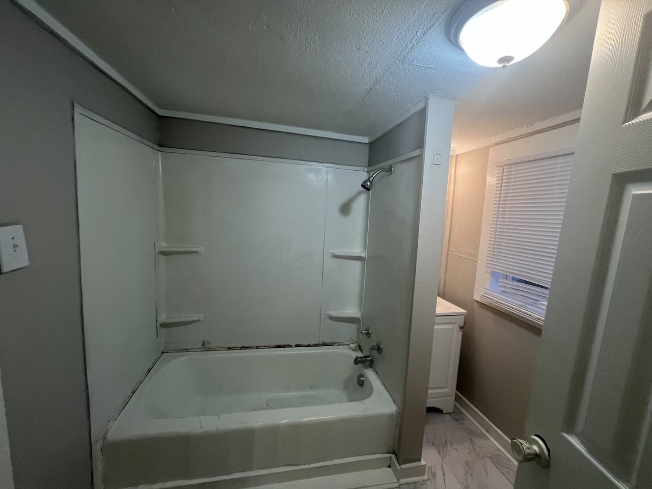 109 N Spring St #1 - Photo 7 of 12