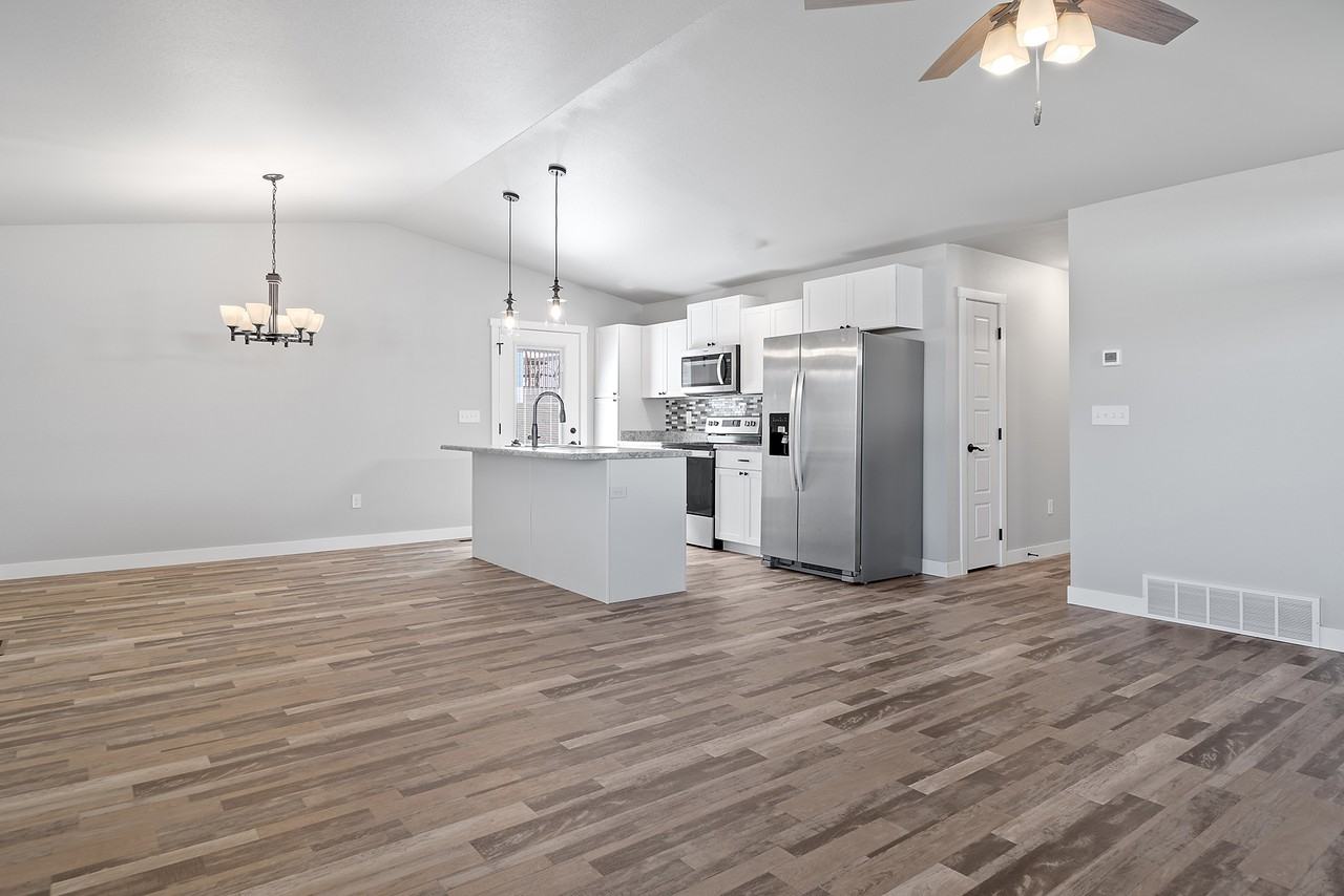 405 Nighthawk Dr #1 - Photo 3 of 15