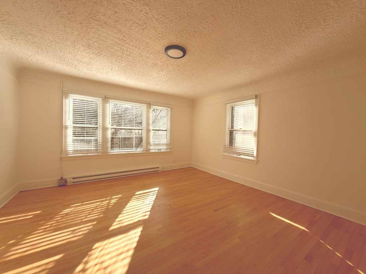 Sara Ann Apartments - Photo 4 of 33