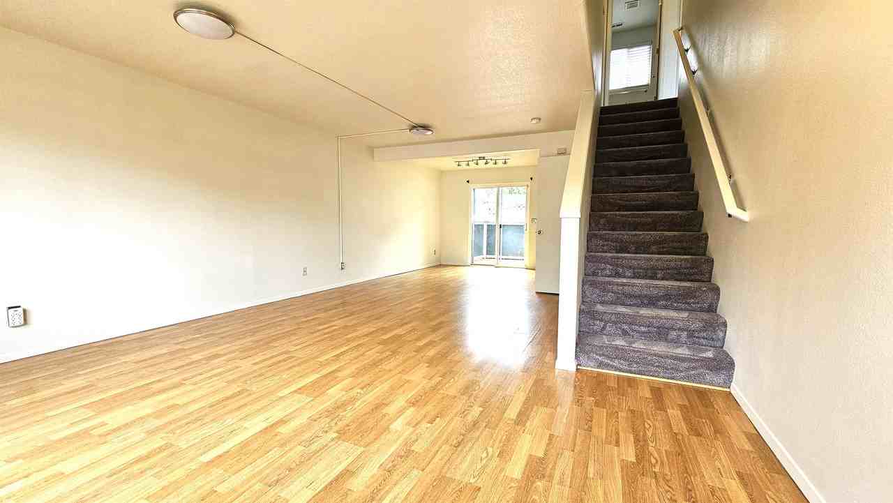 6709 Ne 55th St #1 - Photo 3 of 19