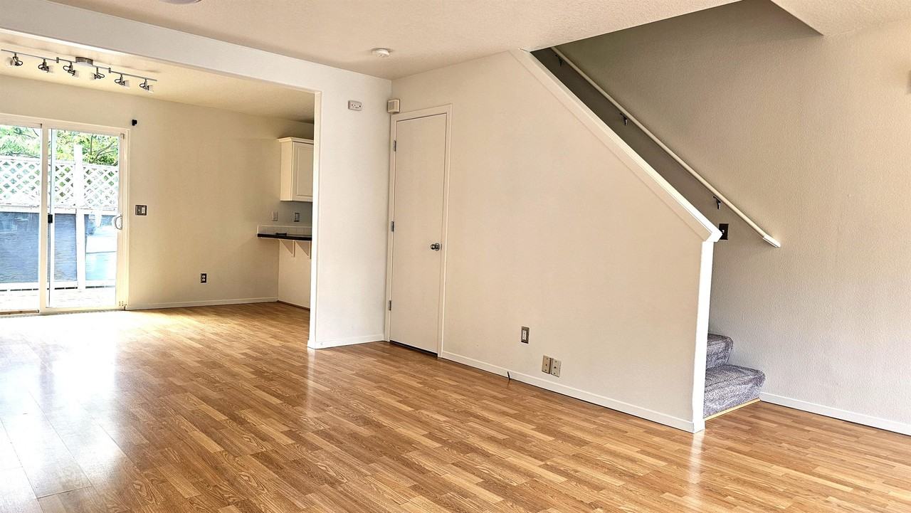 6709 Ne 55th St #1 - Photo 4 of 19