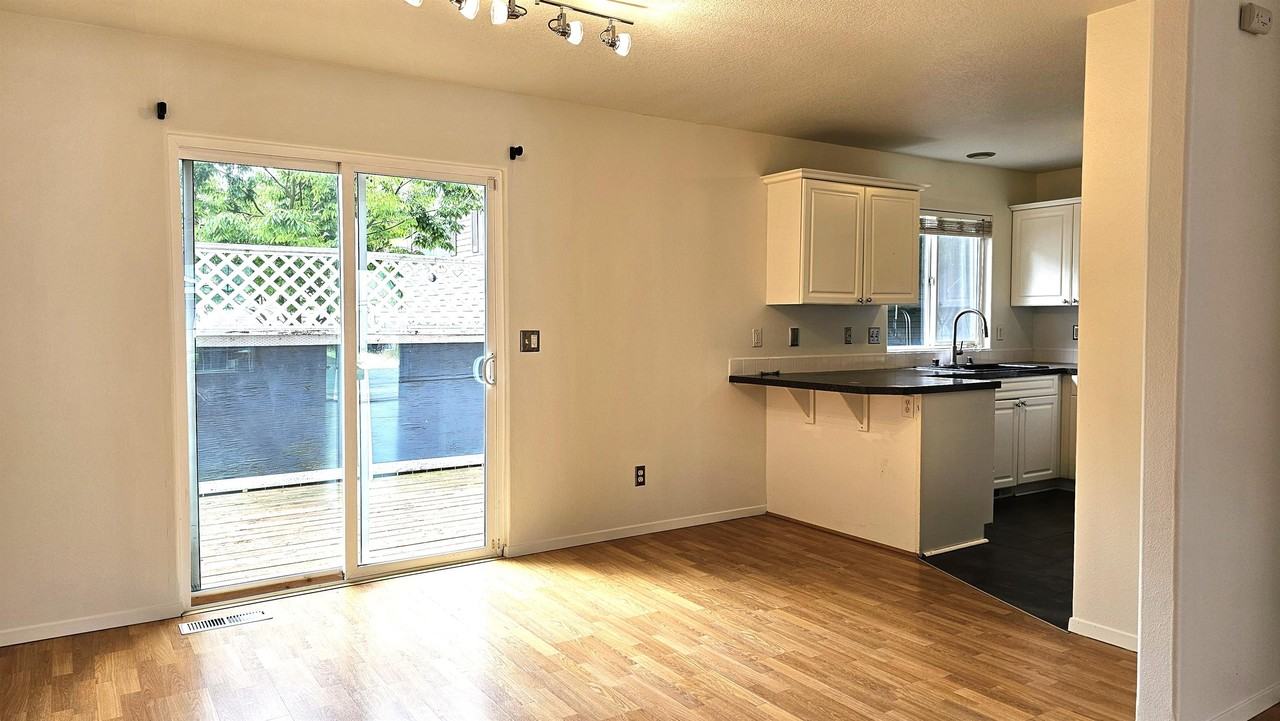 6709 Ne 55th St #1 - Photo 5 of 19