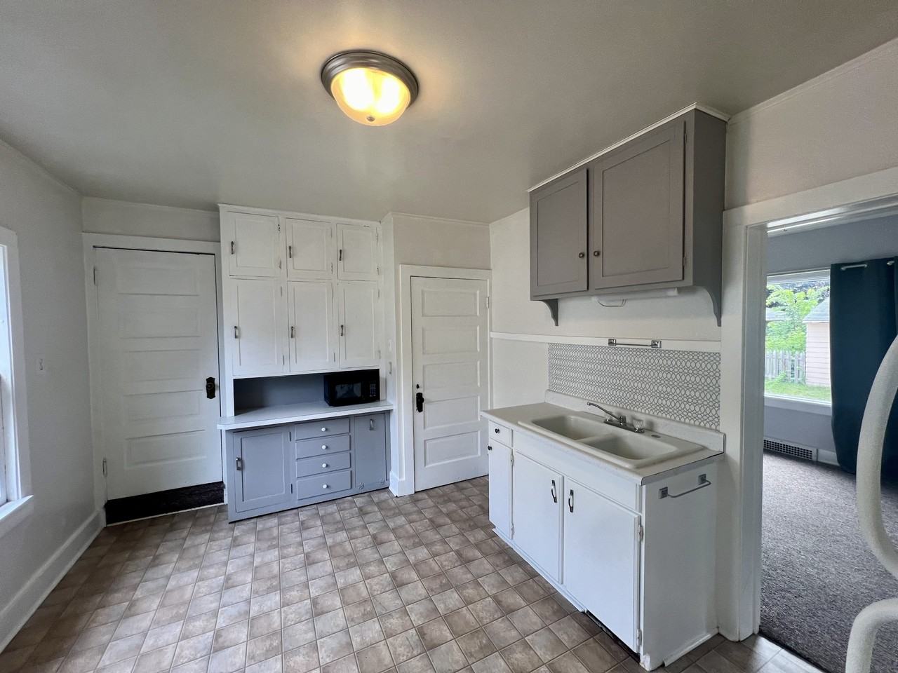 1320 Swift Ave #1320 - Photo 3 of 11