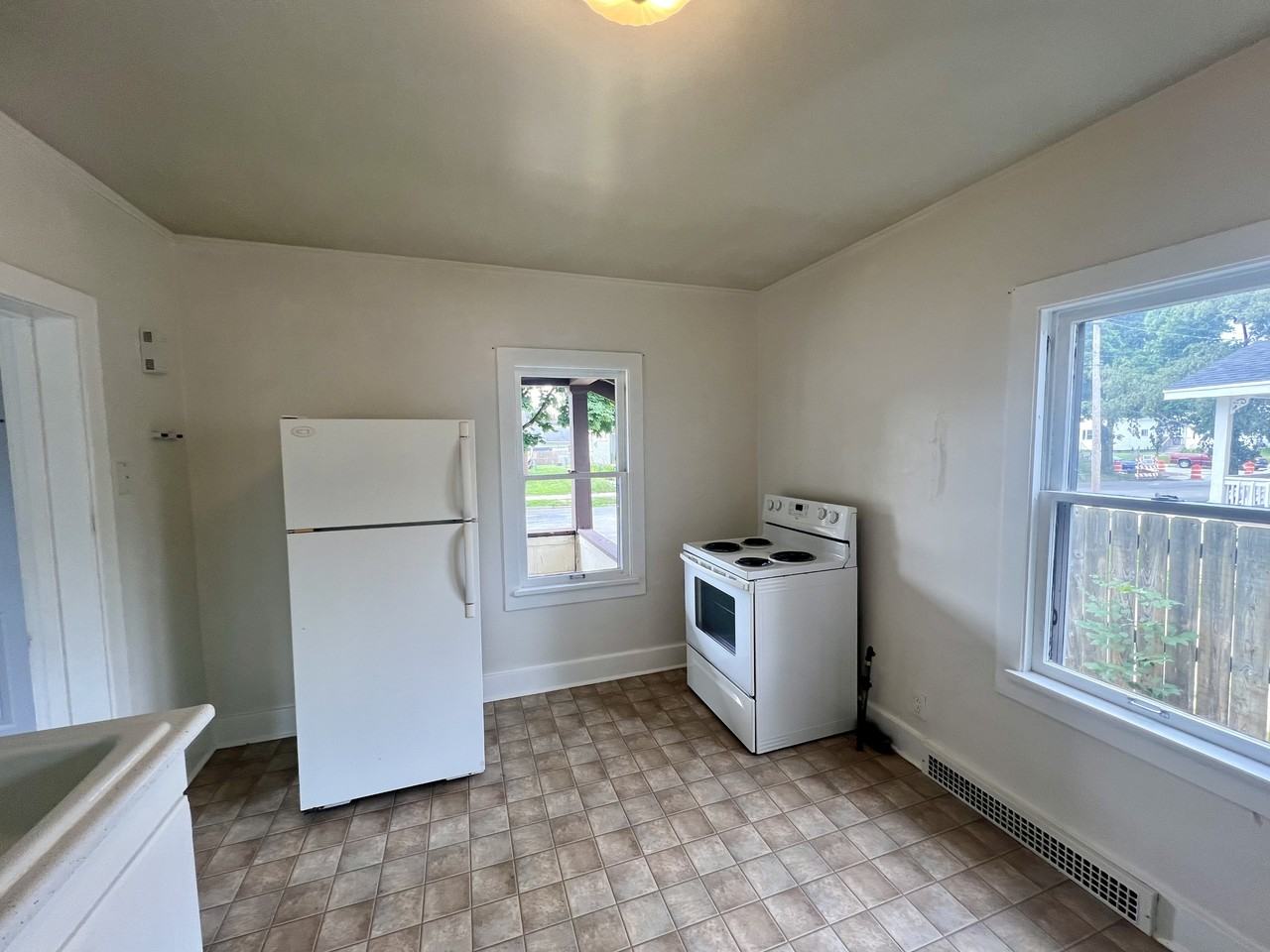 1320 Swift Ave #1320 - Photo 4 of 11