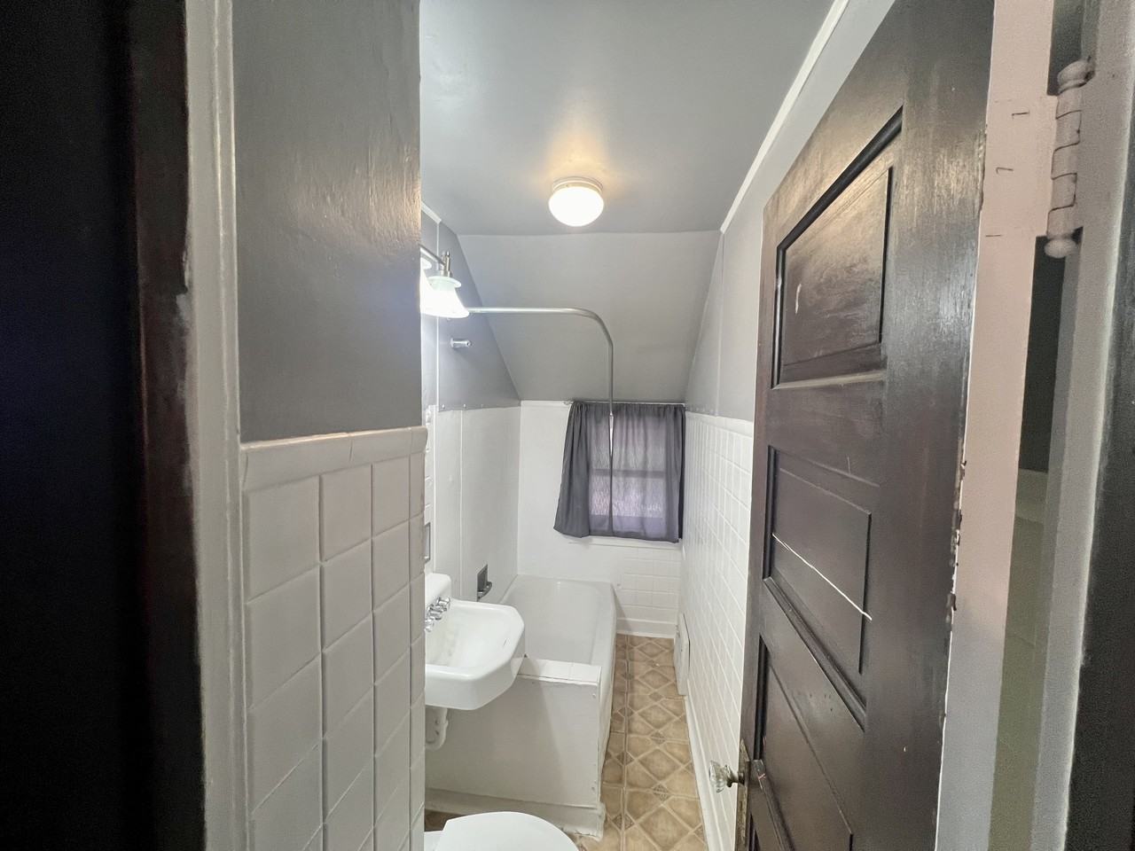 1320 Swift Ave #1320 - Photo 5 of 11