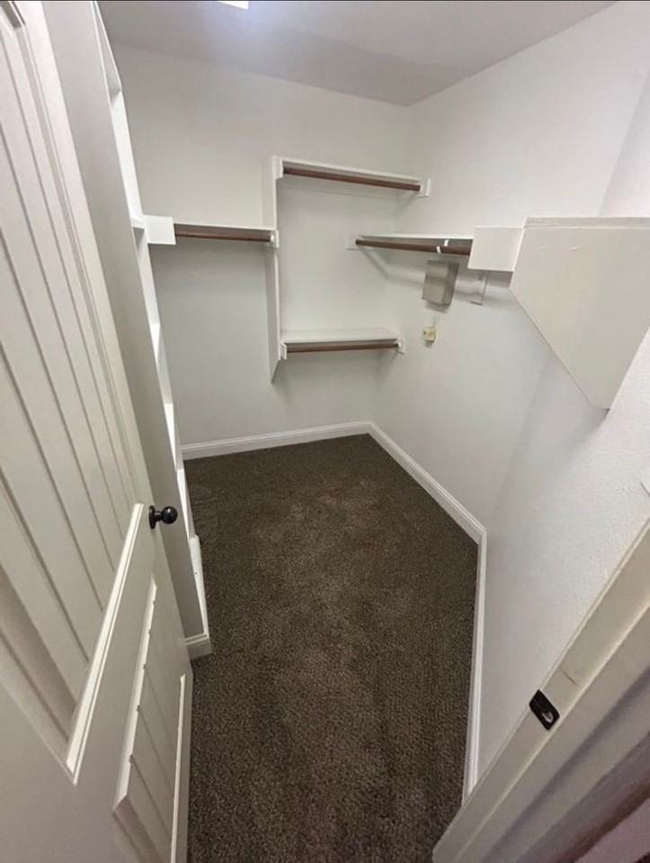 1307 Halcyon Pl - Photo 4 of 14