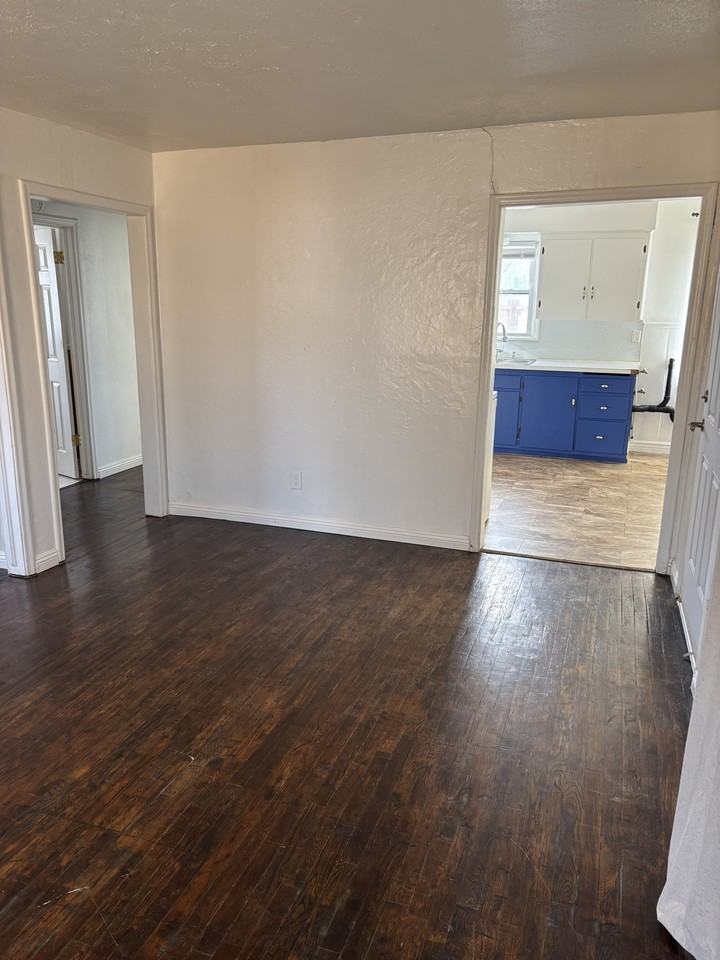 394 Warren Ave #1 - Photo 4 of 15