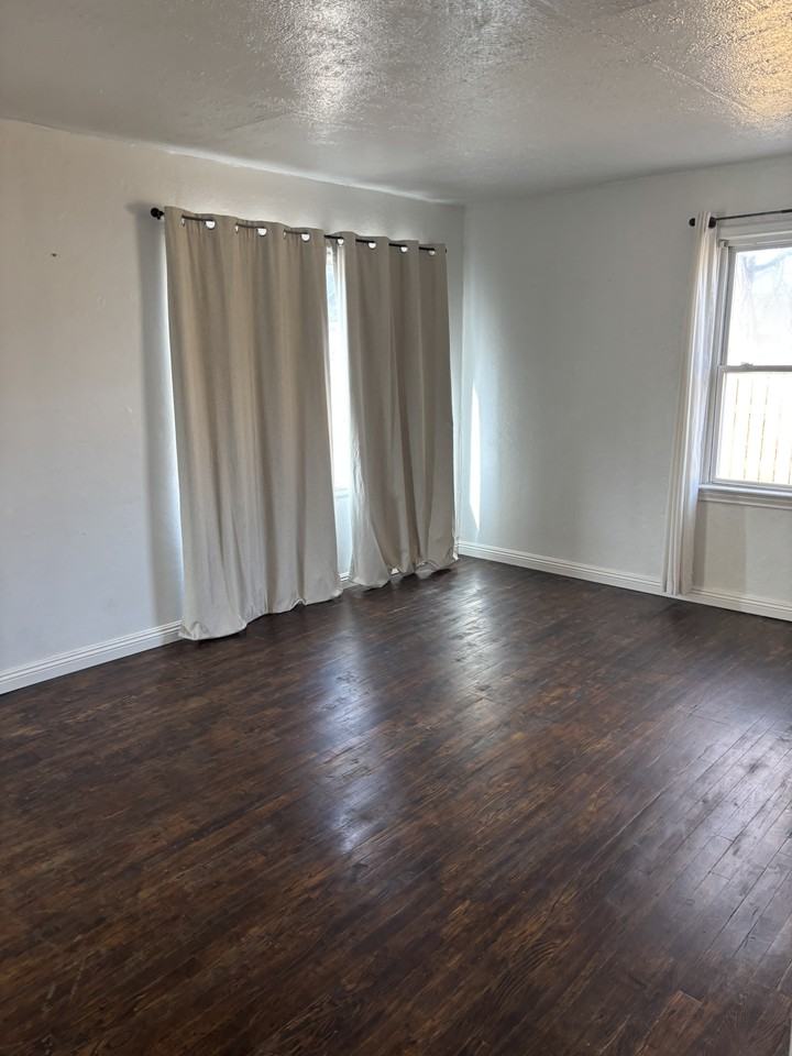 394 Warren Ave #1 - Photo 5 of 15