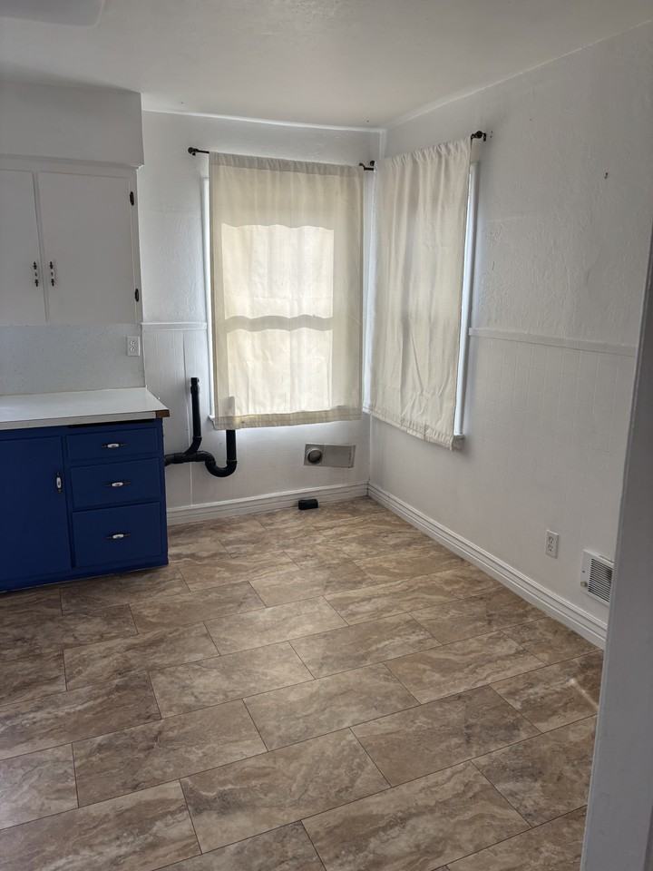 394 Warren Ave #1 - Photo 6 of 15