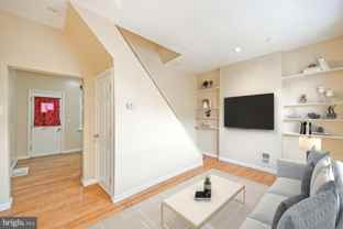 2500 E Oakdale St - Photo 1 of 1