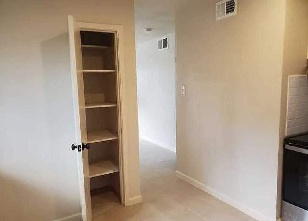 607 -1 W Byrd Blvd #607-1 - Photo 5 of 14