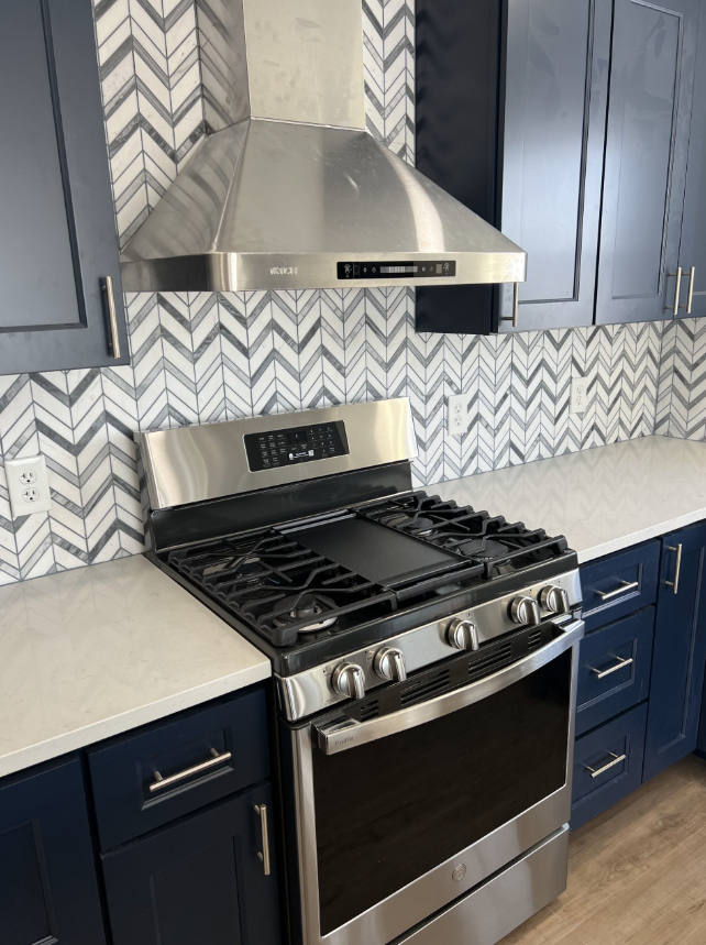 909 West Front Streetupstairs 2nd floor #909 - Photo 7 of 26