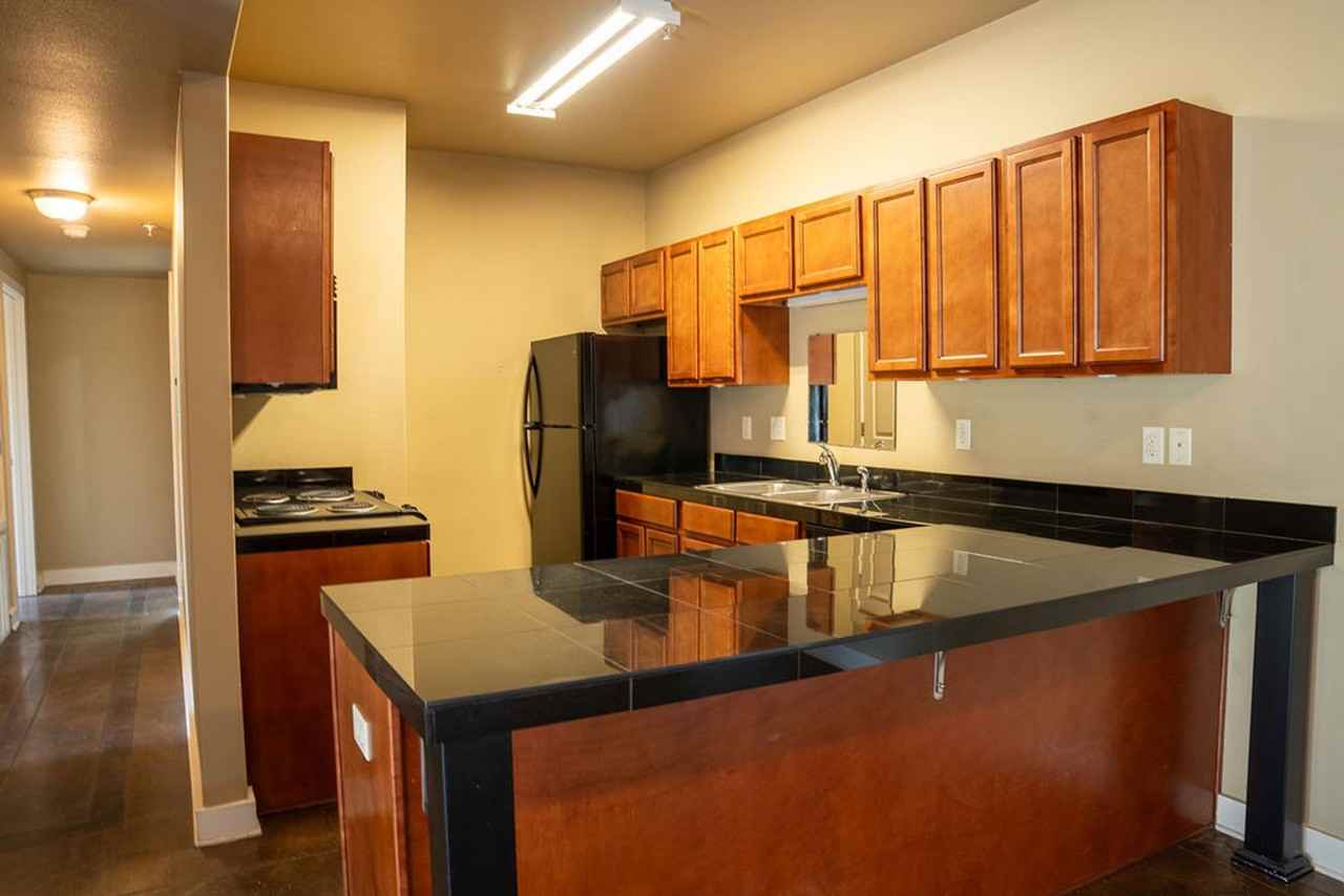 2400 MARKET PLAZA DRIVE - Photo 5 of 29