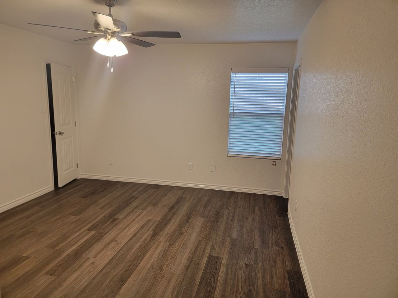 103 Dolphin Dr #B - Photo 2 of 7