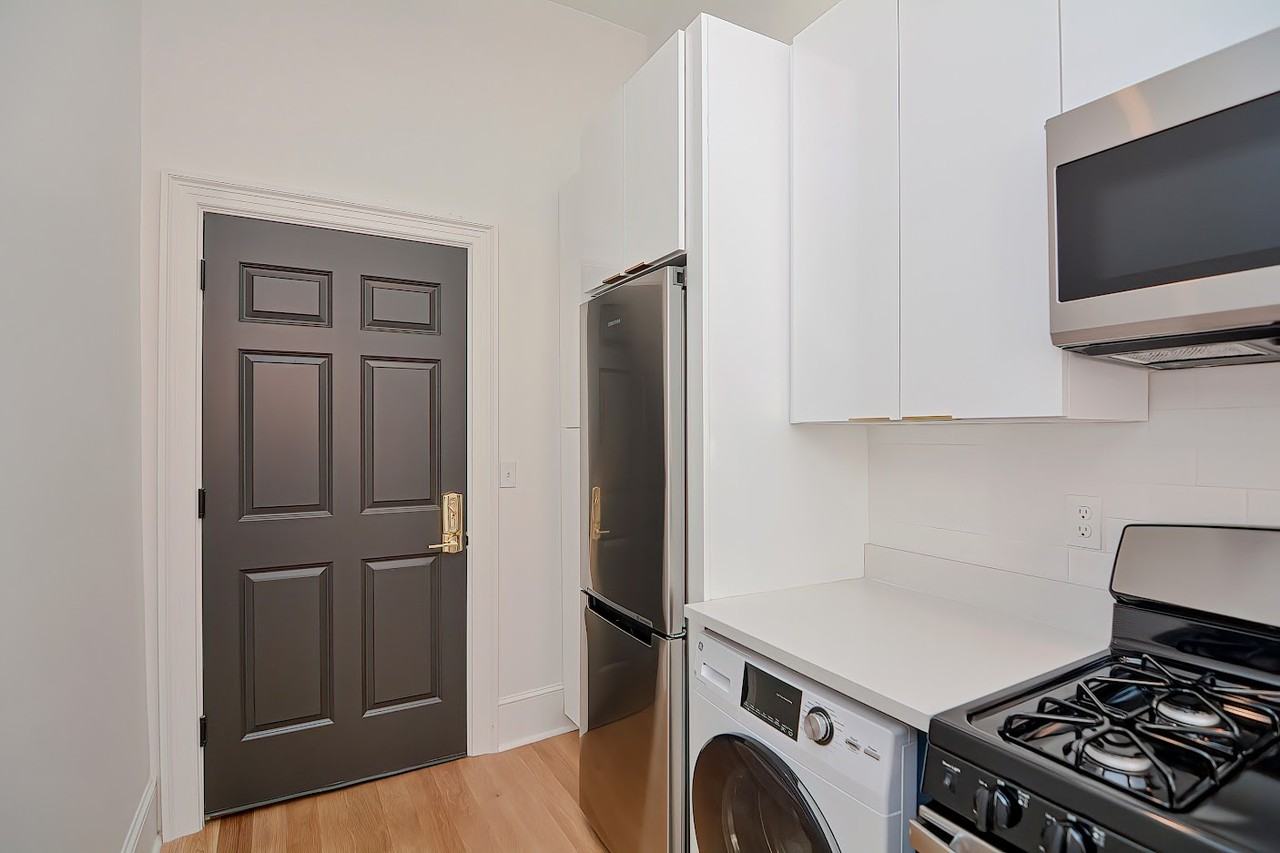 244 Weybosset Street204 #204 - Photo 3 of 8