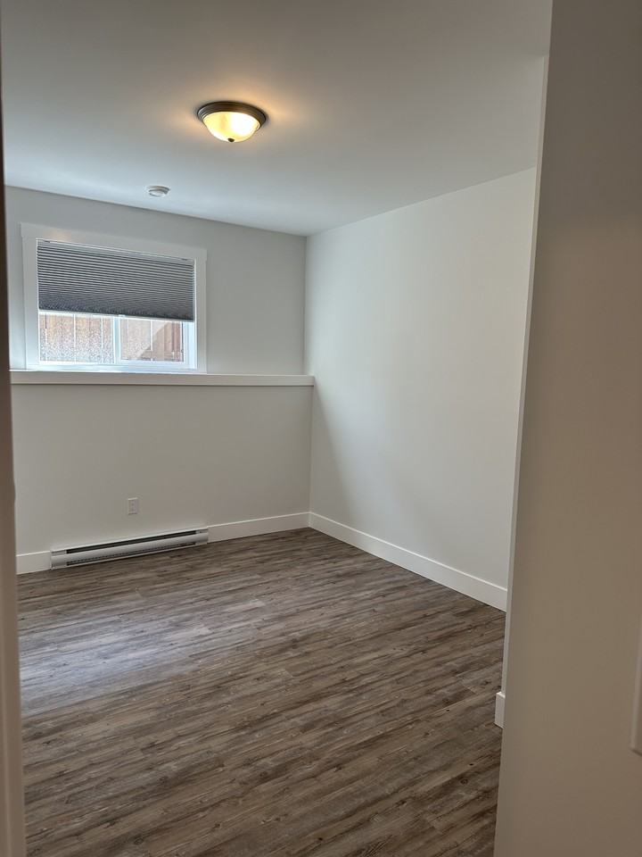 8215 B-8215 81a St #F81B - Photo 4 of 9