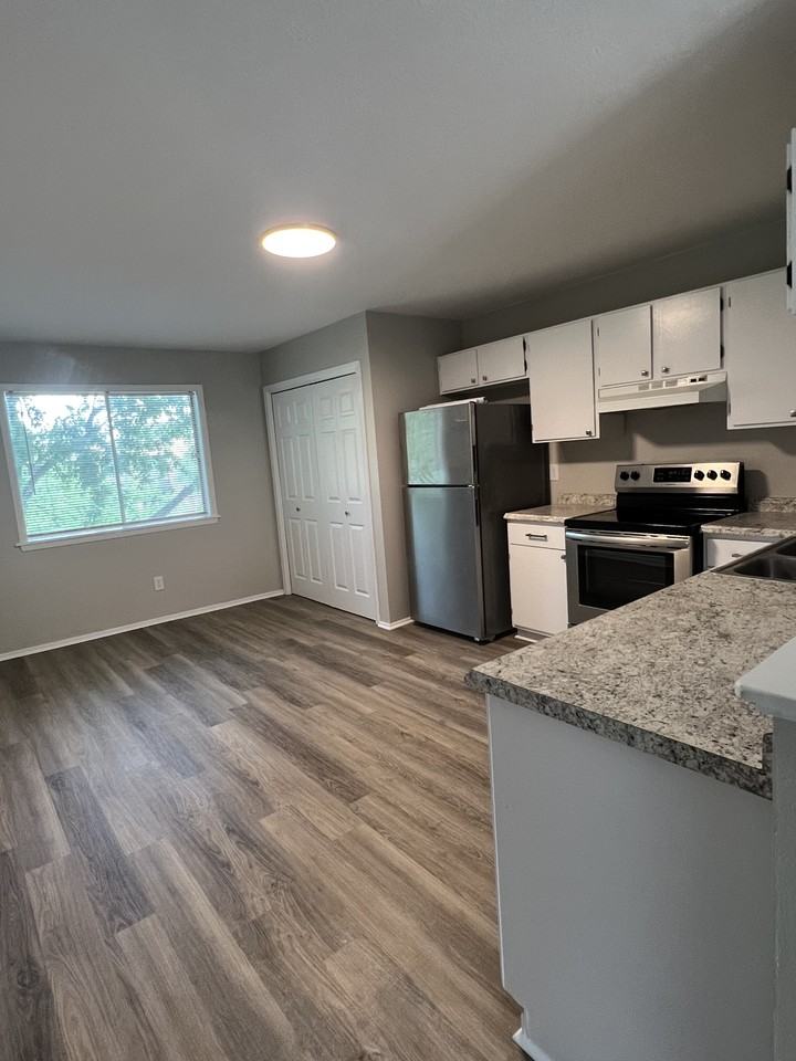 2906 Prairie Flower Cir #C - Photo 2 of 10