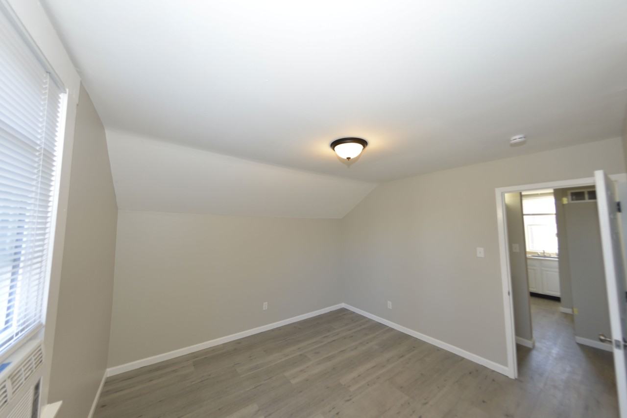 1517A Waverly St #1 - Photo 4 of 12