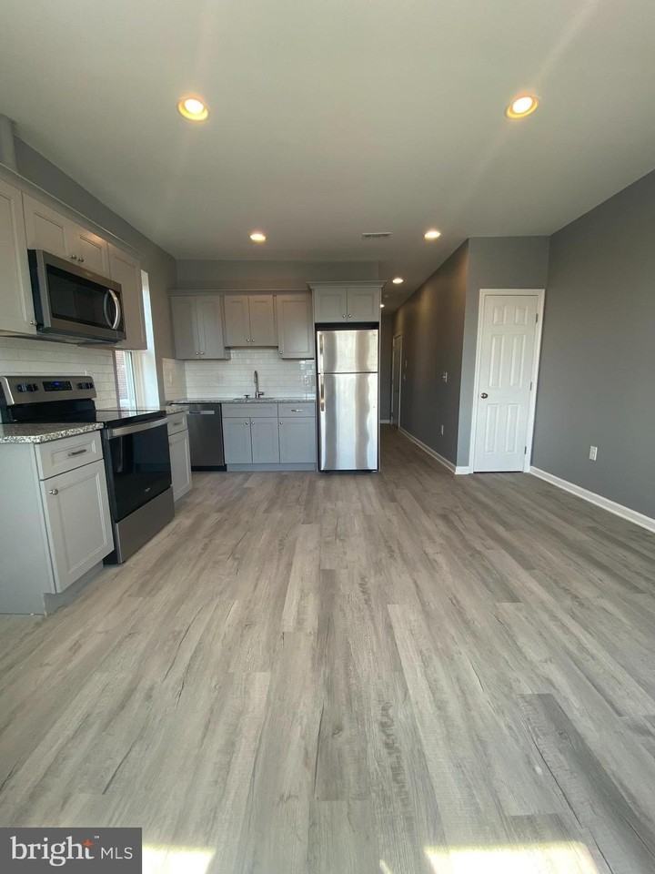 22 S 51st St Unit 3 #3 - Photo 4 of 12