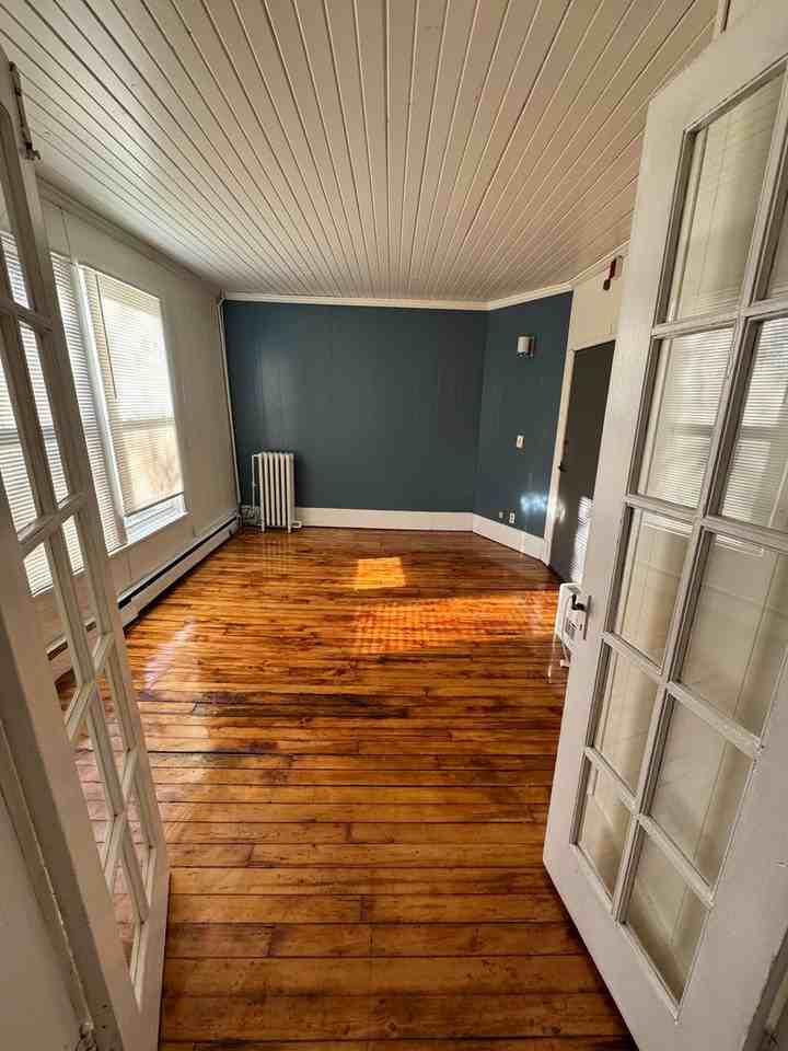 1022-15 - Photo 2 of 15