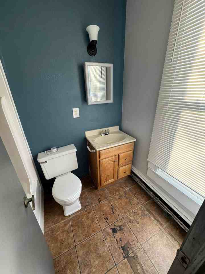 1022-15 - Photo 4 of 15