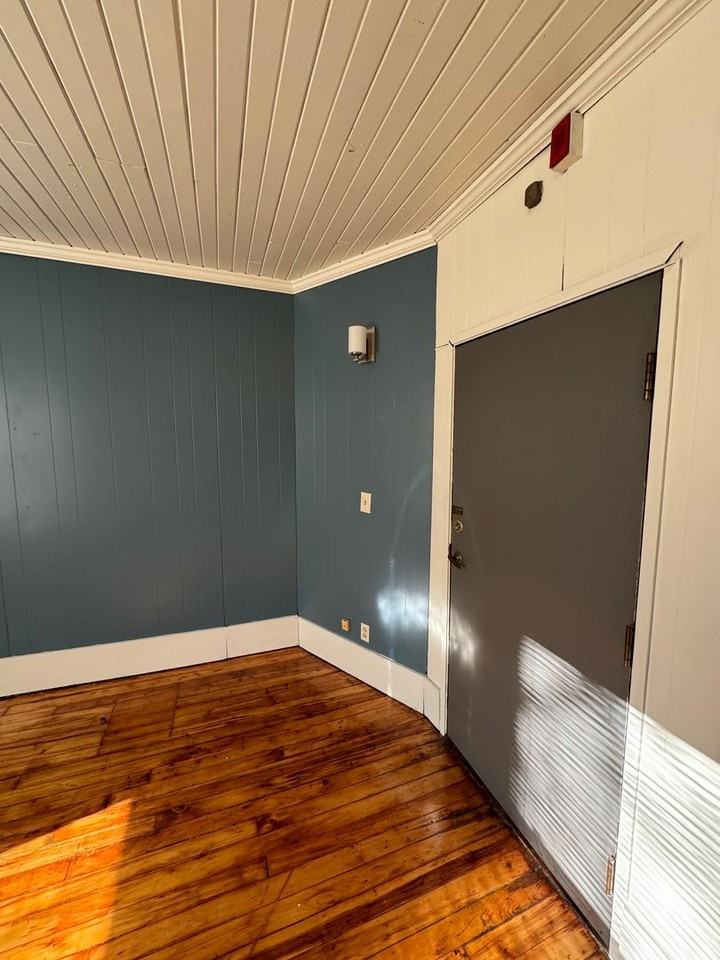 1022-15 - Photo 5 of 15