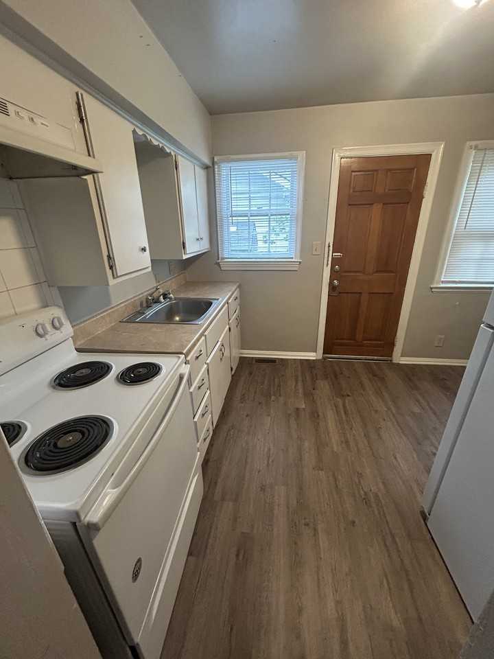 4256 Crittenden Ave #1 - Photo 5 of 12